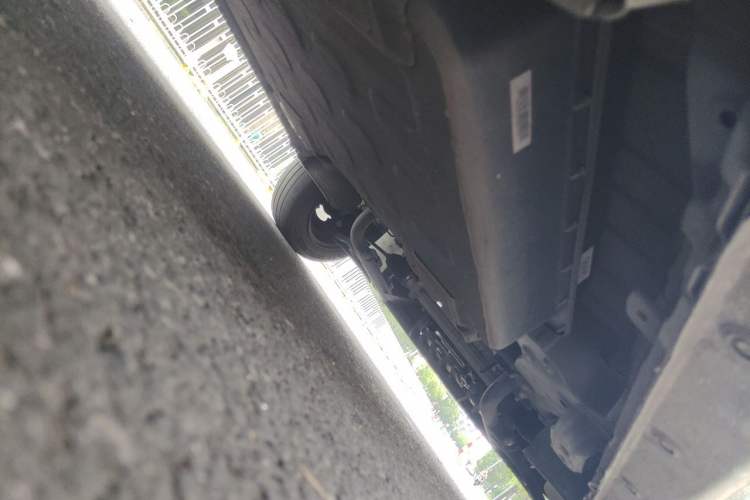Used Wuling Hongguang MINIEV 2022 Macaron Fashion Model Lithium Iron Phosphate Chassis Rear Right