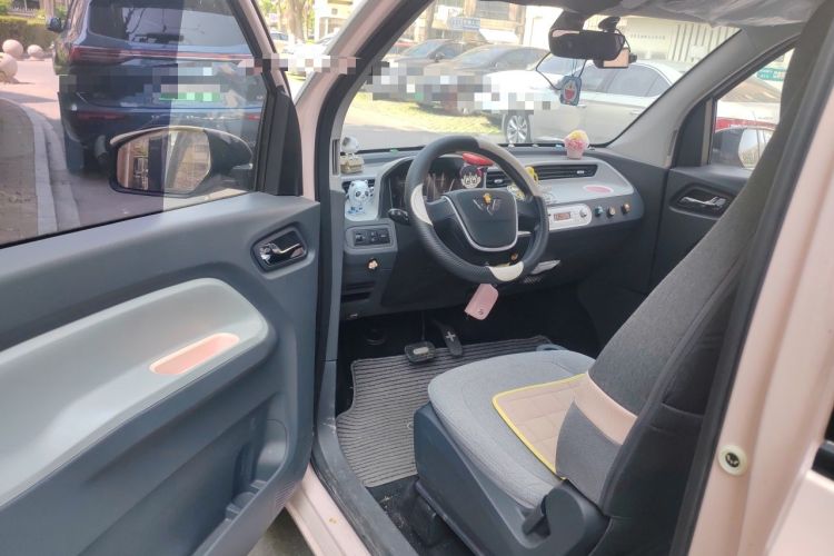 Used Wuling Hongguang MINIEV 2022 Macaron Fashion Model Lithium Iron Phosphate Driver Seat