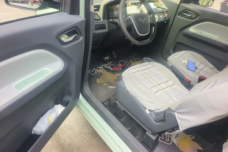 Used Wuling Hongguang MINIEV 2022 Macaron Fashion Edition Lithium-Nickel-Cobalt-Alpha-oxide Driver Seat