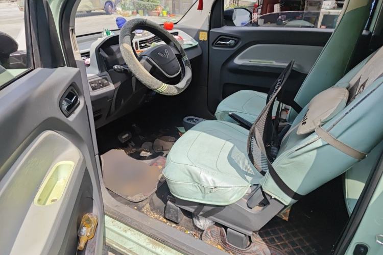 Used Wuling Hongguang MINIEV 2022 Macaron Premium Model – Lithium Iron Phosphate Driver Seat