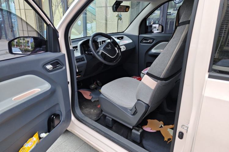 Used Wuling Hongguang MINIEV 2022 Macaron Premium Model – Lithium Ternary Battery Driver Seat