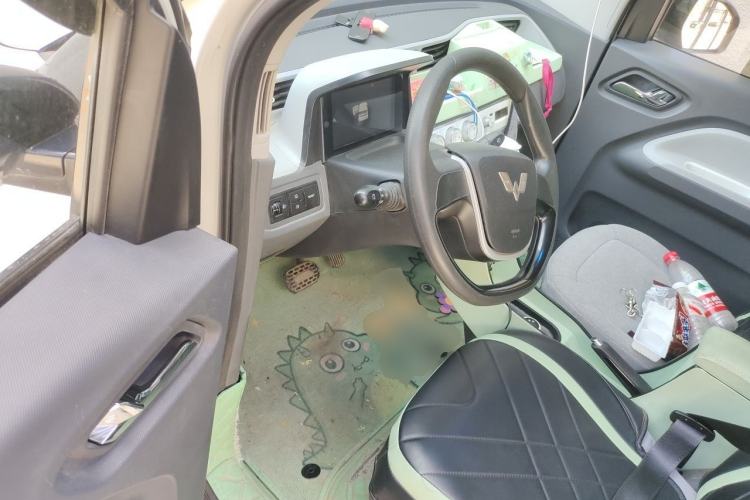 Used Wuling Hongguang MINIEV 2022 Macaron Premium Model – Lithium Iron Phosphate Driver Seat