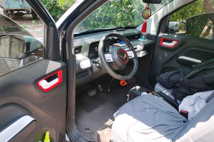 Used Wuling Hongguang MINIEV 2022 GAMEBOY 300km Enthusiast Model with Lithium Iron Phosphate Driver Seat