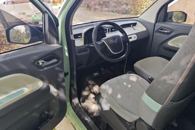 Used Wuling Hongguang MINIEV 2022 Macaron Fashion Model Lithium Iron Phosphate Driver Seat