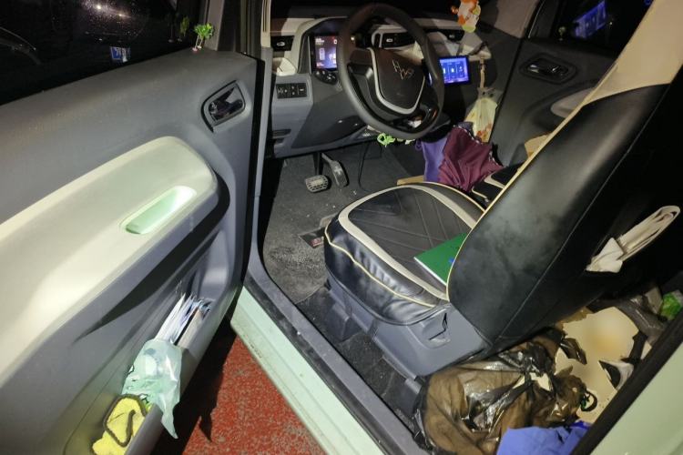 Used Wuling Hongguang MINIEV 2022 Macaron Premium Model – Lithium Iron Phosphate Driver Seat