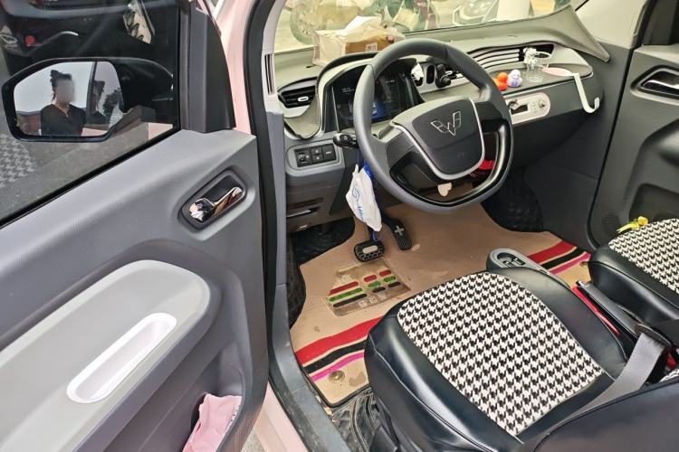 Used Wuling Hongguang MINIEV 2022 Macaron Premium Model – Lithium Iron Phosphate Driver Seat