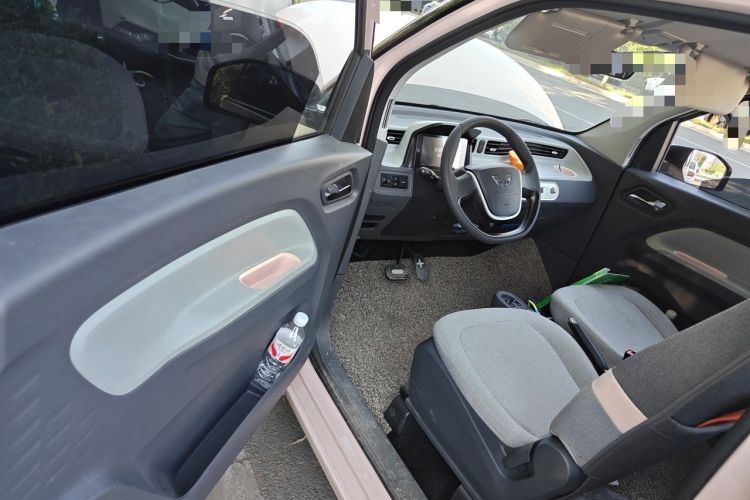 Used Wuling Hongguang MINIEV 2022 Macaron Premium Model – Lithium Iron Phosphate Driver Seat