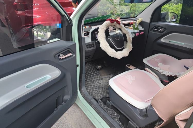 Used Wuling Hongguang MINIEV 2022 Macaron Premium Model – Lithium Iron Phosphate Driver Seat