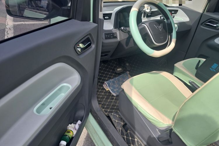 Used Wuling Hongguang MINIEV 2022 Macaron Fashion Model Lithium Iron Phosphate Driver Seat