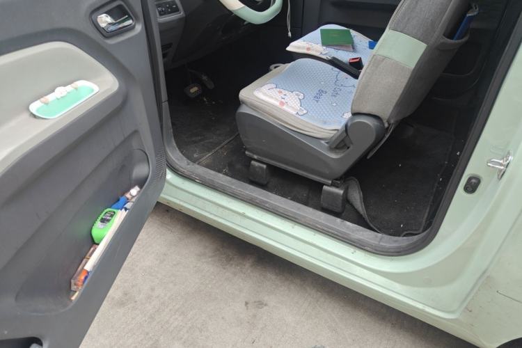 Used Wuling Hongguang MINIEV 2022 Macaron Premium Model – Lithium Iron Phosphate Driver Seat