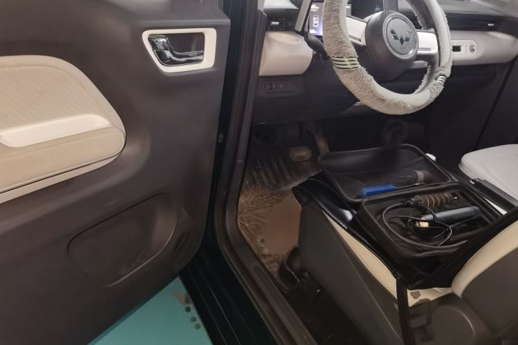 Used Wuling Hongguang MINIEV 2022 Convertible Model Driver Seat