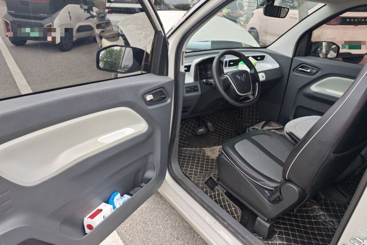 Used Wuling Hongguang MINIEV 2022 Macaron Premium Model – Lithium Iron Phosphate Driver Seat