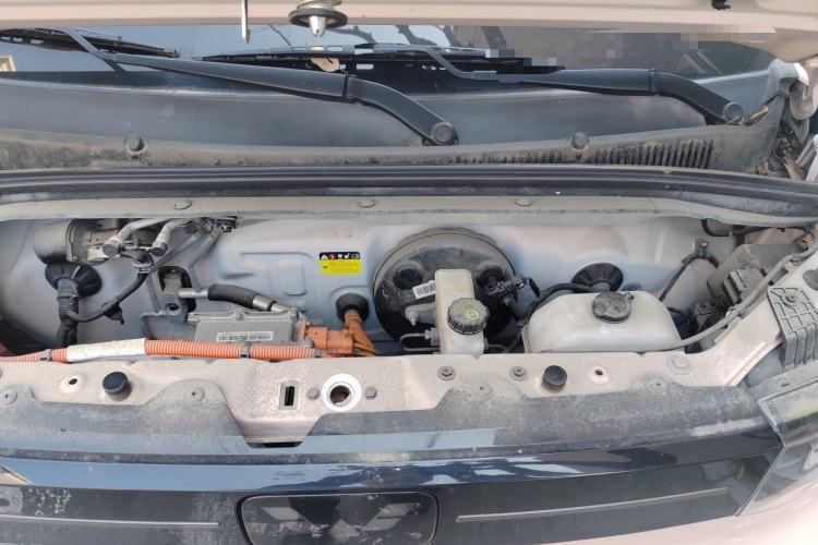 Used Wuling Hongguang MINIEV 2022 Macaron Fashion Model Lithium Iron Phosphate Engine Bay