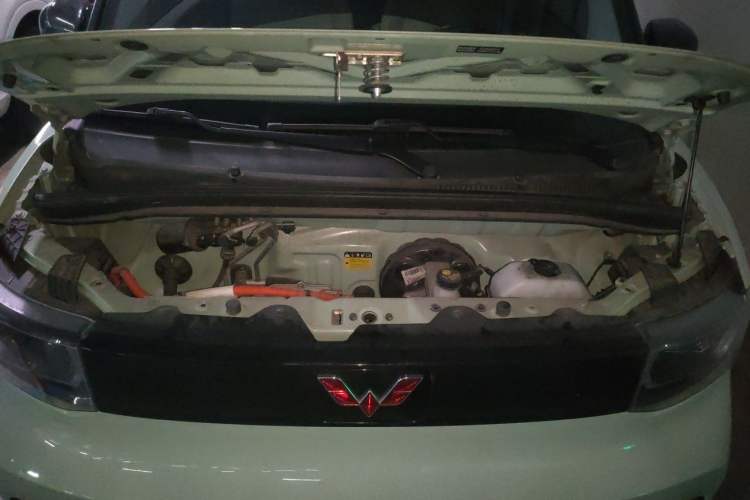 Used Wuling Hongguang MINIEV 2022 Macaron Fashion Model Lithium Iron Phosphate Engine Bay
