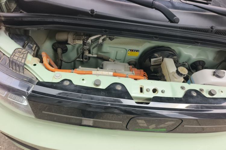 Used Wuling Hongguang MINIEV 2022 Macaron Fashion Edition Lithium-Nickel-Cobalt-Alpha-oxide Engine Bay