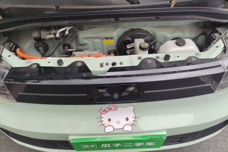 Used Wuling Hongguang MINIEV 2022 Macaron Fashion Model Lithium Iron Phosphate Engine Bay