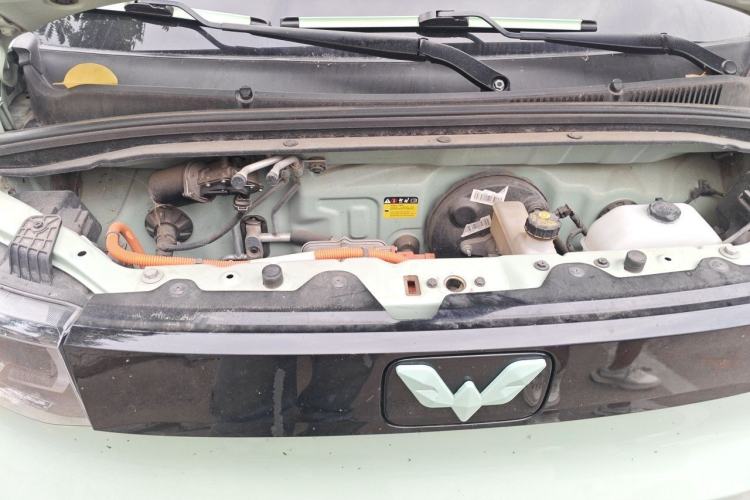 Used Wuling Hongguang MINIEV 2022 Macaron Fashion Model Lithium Iron Phosphate Engine Bay