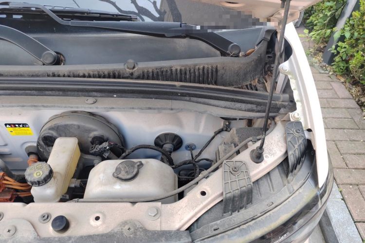 Used Wuling Hongguang MINIEV 2022 Macaron Fashion Model Lithium Iron Phosphate Engine Bay Left