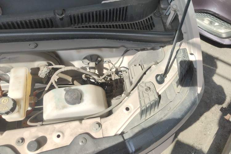 Used Wuling Hongguang MINIEV 2022 Macaron Premium Model – Lithium Iron Phosphate Engine Bay Left