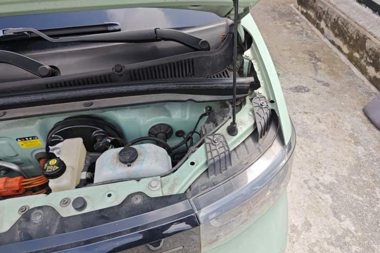 Used Wuling Hongguang MINIEV 2022 Macaron Premium Model – Lithium Iron Phosphate Engine Bay Left