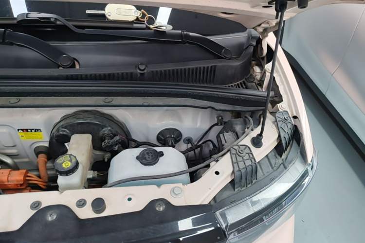 Used Wuling Hongguang MINIEV 2022 Macaron Premium Model – Lithium Iron Phosphate Engine Bay Left