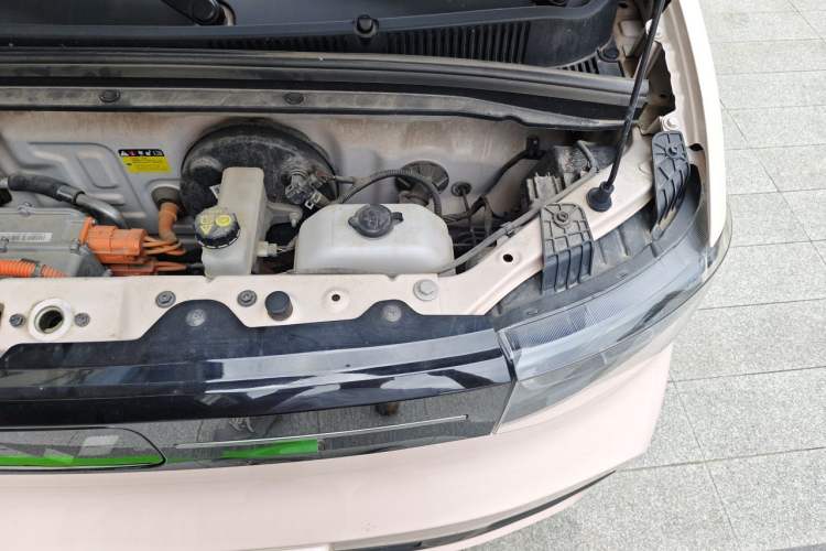 Used Wuling Hongguang MINIEV 2022 Macaron Premium Model – Lithium Ternary Battery Engine Bay Left