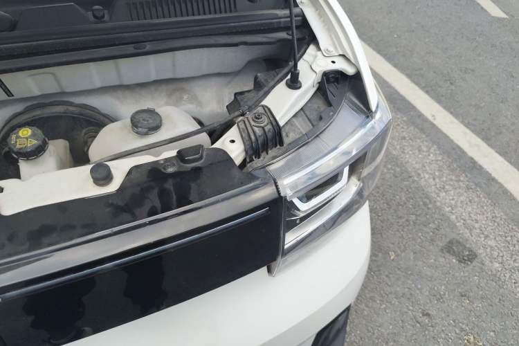 Used Wuling Hongguang MINIEV 2022 GAMEBOY 200km Gaming Edition with Lithium Iron Phosphate Engine Bay Left