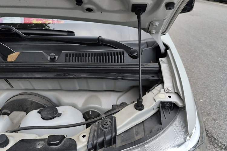 Used Wuling Hongguang MINIEV 2022 GAMEBOY 300km Play Edition Lithium Iron Phosphate Engine Bay Left