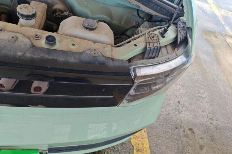 Used Wuling Hongguang MINIEV 2022 Macaron Fashion Model Lithium Iron Phosphate Engine Bay Left