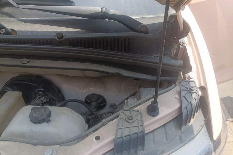 Used Wuling Hongguang MINIEV 2022 Macaron Premium Model – Lithium Iron Phosphate Engine Bay Left