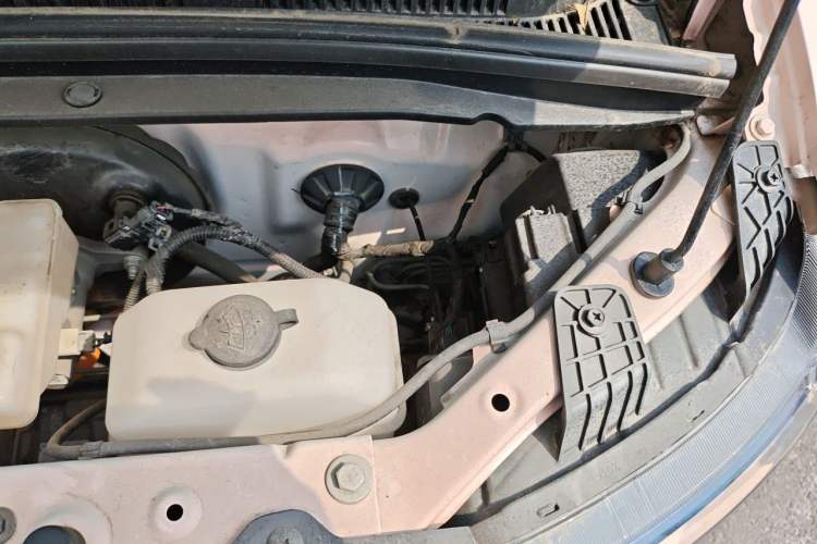 Used Wuling Hongguang MINIEV 2022 Macaron Premium Model – Lithium Iron Phosphate Engine Bay Left
