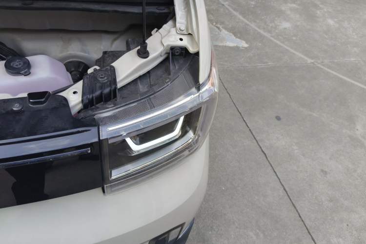 Used Wuling Hongguang MINIEV 2022 GAMEBOY 200km Gaming Edition with Lithium Iron Phosphate Engine Bay Left