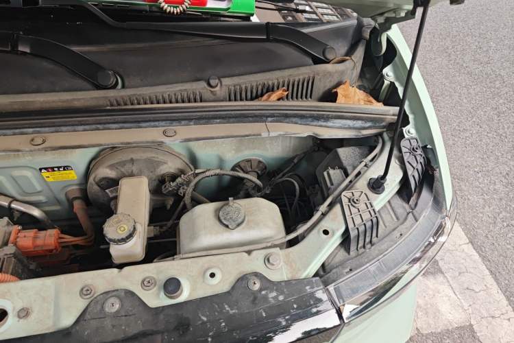Used Wuling Hongguang MINIEV 2022 Macaron Premium Model – Lithium Iron Phosphate Engine Bay Left