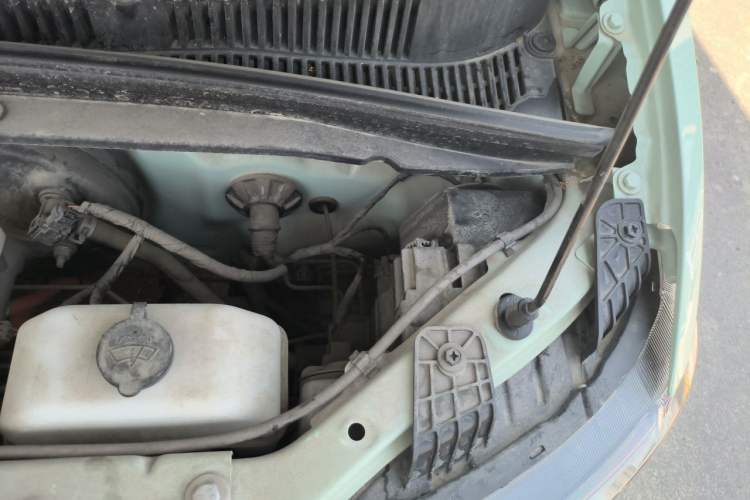 Used Wuling Hongguang MINIEV 2022 Macaron Premium Model – Lithium Iron Phosphate Engine Bay Left