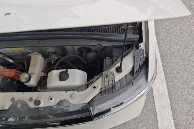 Used Wuling Hongguang MINIEV 2022 Macaron Premium Model – Lithium Iron Phosphate Engine Bay Left