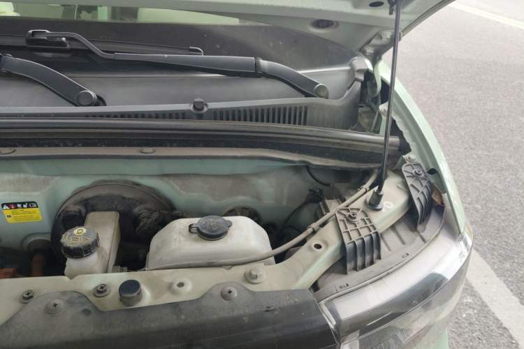 Used Wuling Hongguang MINIEV 2022 Macaron Premium Model – Lithium Iron Phosphate Engine Bay Left