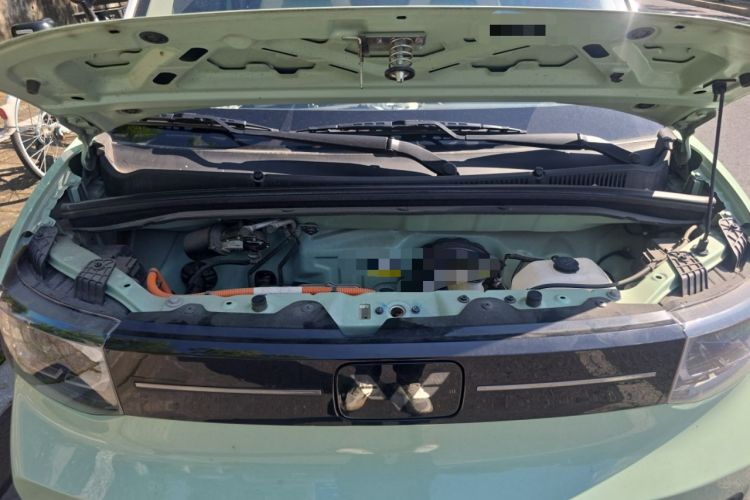 Used Wuling Hongguang MINIEV 2022 Macaron Fashion Model Lithium Iron Phosphate Engine Bay
