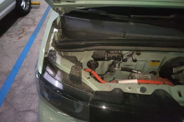 Used Wuling Hongguang MINIEV 2022 Macaron Fashion Model Lithium Iron Phosphate Engine Bay Right