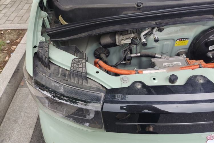 Used Wuling Hongguang MINIEV 2022 Macaron Fashion Model Lithium Iron Phosphate Engine Bay Right