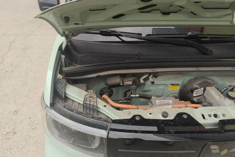 Used Wuling Hongguang MINIEV 2022 Macaron Premium Model – Lithium Iron Phosphate Engine Bay Right