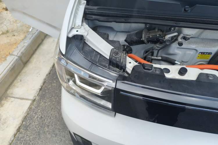 Used Wuling Hongguang MINIEV 2022 GAMEBOY 200km Gaming Edition with Lithium Iron Phosphate Engine Bay Right