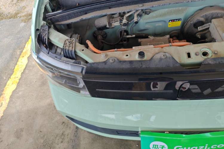 Used Wuling Hongguang MINIEV 2022 Macaron Fashion Model Lithium Iron Phosphate Engine Bay Right