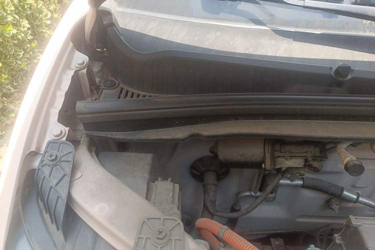 Used Wuling Hongguang MINIEV 2022 Macaron Premium Model – Lithium Iron Phosphate Engine Bay Right