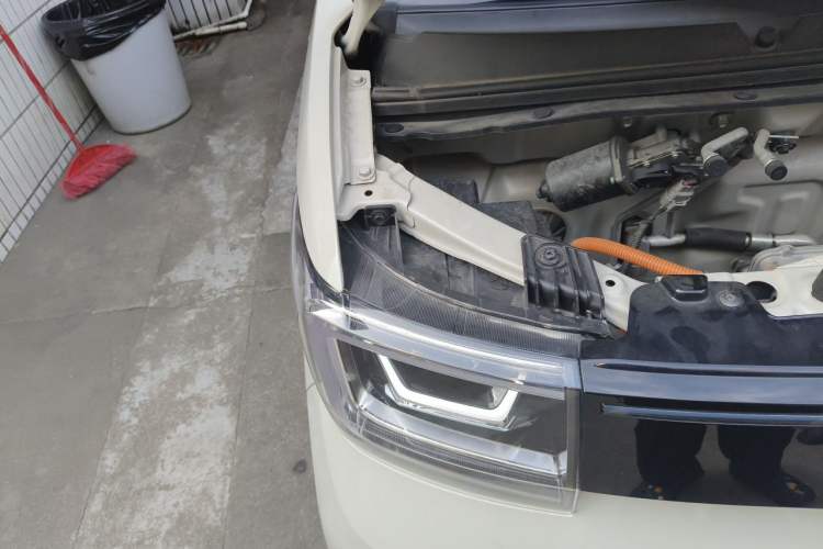 Used Wuling Hongguang MINIEV 2022 GAMEBOY 200km Gaming Edition with Lithium Iron Phosphate Engine Bay Right