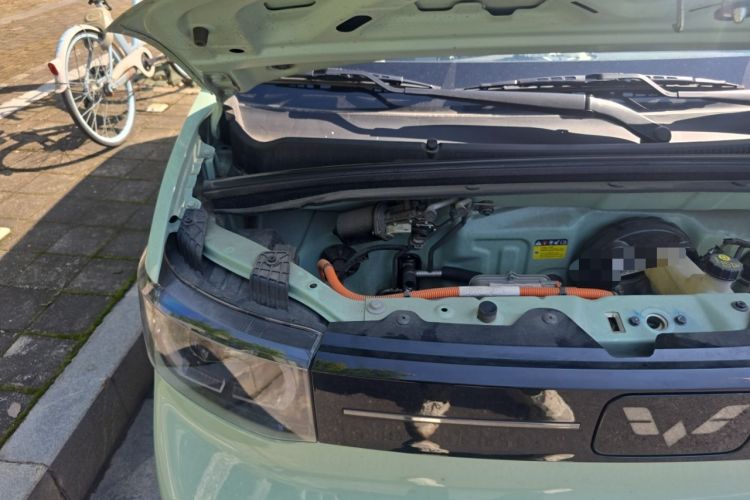 Used Wuling Hongguang MINIEV 2022 Macaron Fashion Model Lithium Iron Phosphate Engine Bay Right