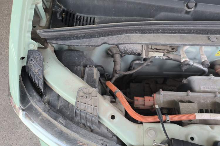Used Wuling Hongguang MINIEV 2022 Macaron Premium Model – Lithium Iron Phosphate Engine Bay Right