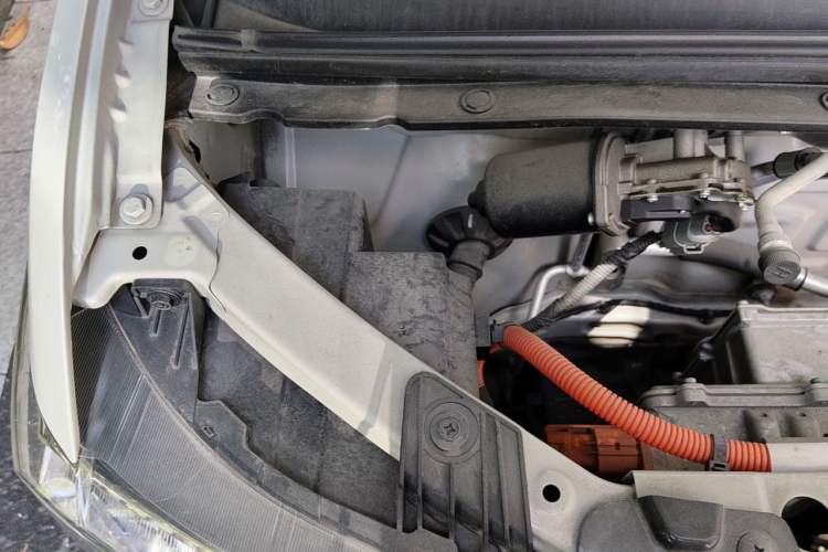 Used Wuling Hongguang MINIEV 2022 GAMEBOY 300km Enthusiast Model with Lithium Iron Phosphate Engine Bay Right