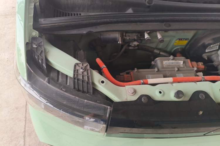 Used Wuling Hongguang MINIEV 2022 Macaron Premium Model – Lithium Iron Phosphate Engine Bay Right