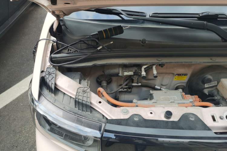 Used Wuling Hongguang MINIEV 2022 Macaron Fashion Model Lithium Iron Phosphate Engine Bay Right