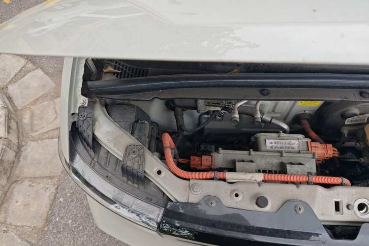 Used Wuling Hongguang MINIEV 2022 Macaron Premium Model – Lithium Iron Phosphate Engine Bay Right